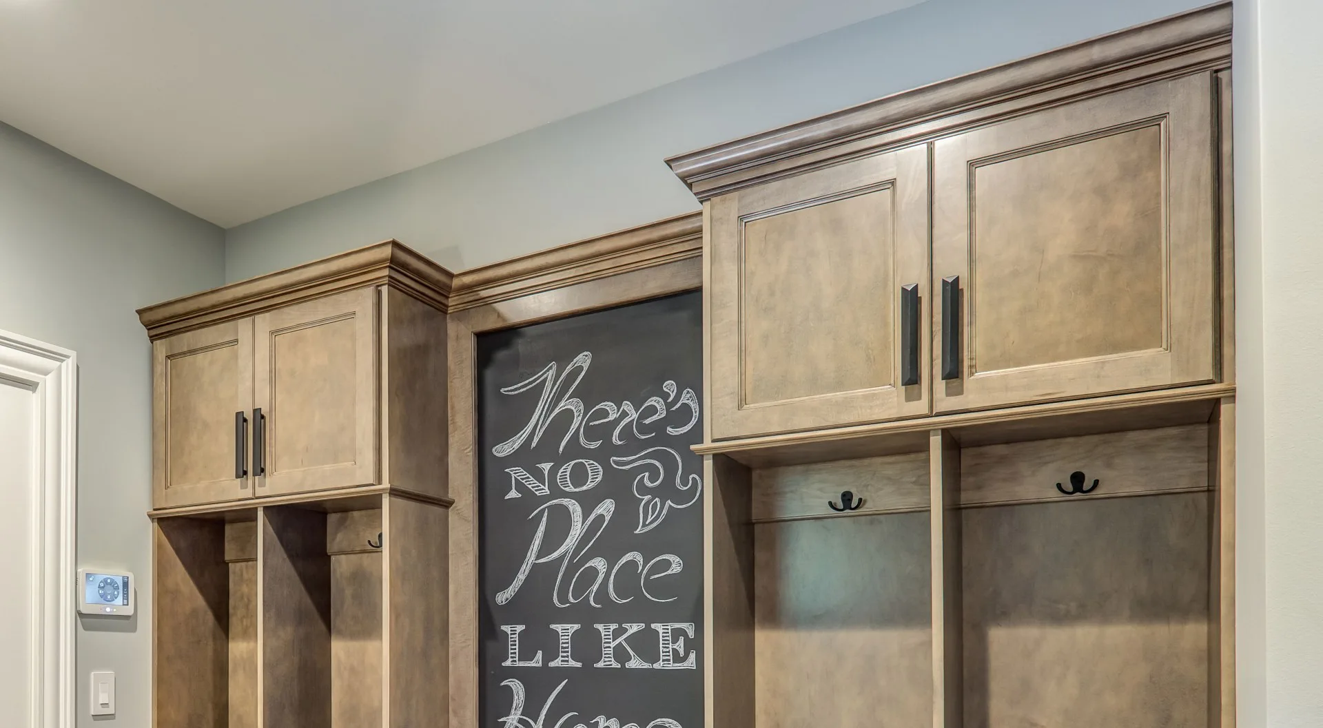 Semi custom cabinets in home office, mudrooms, playrooms and more, image size:1920x1057